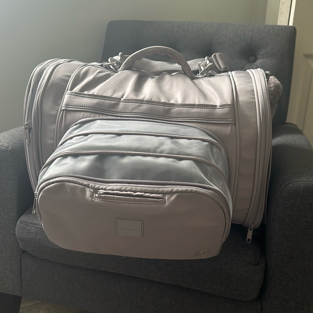 NWOT Maxbone All In One Travel Carrier